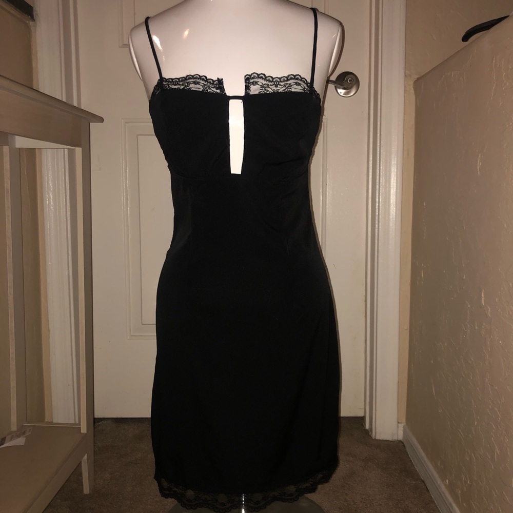 Black front keyhole bodycon with lace detail